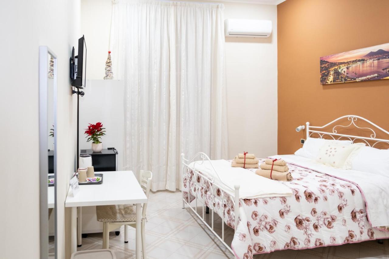Trecuori Bed & Breakfast Napoli Bagian luar foto
